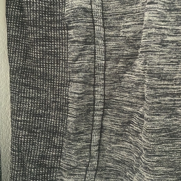 Lululemon half zip - Picture 4 of 8